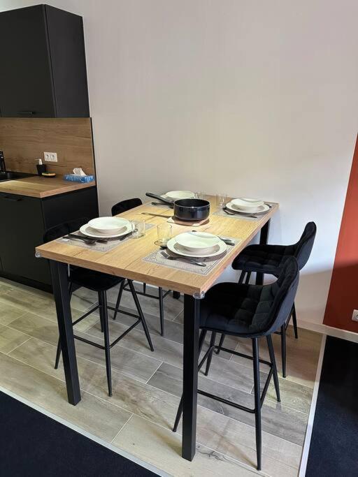 Appt De Standing Centre Ville Tarbes Buitenkant foto